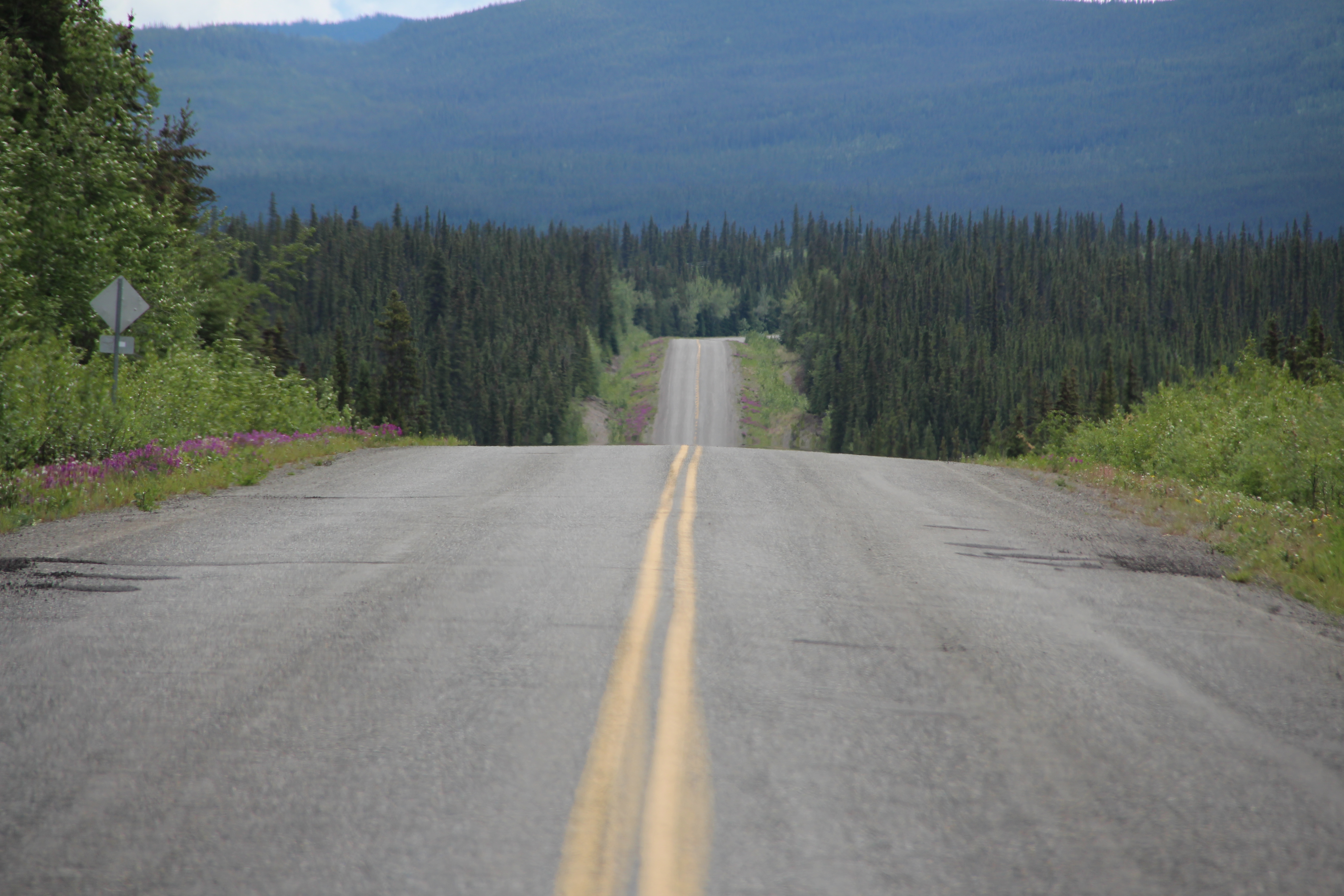 Alaska Highway Camper im Yukon