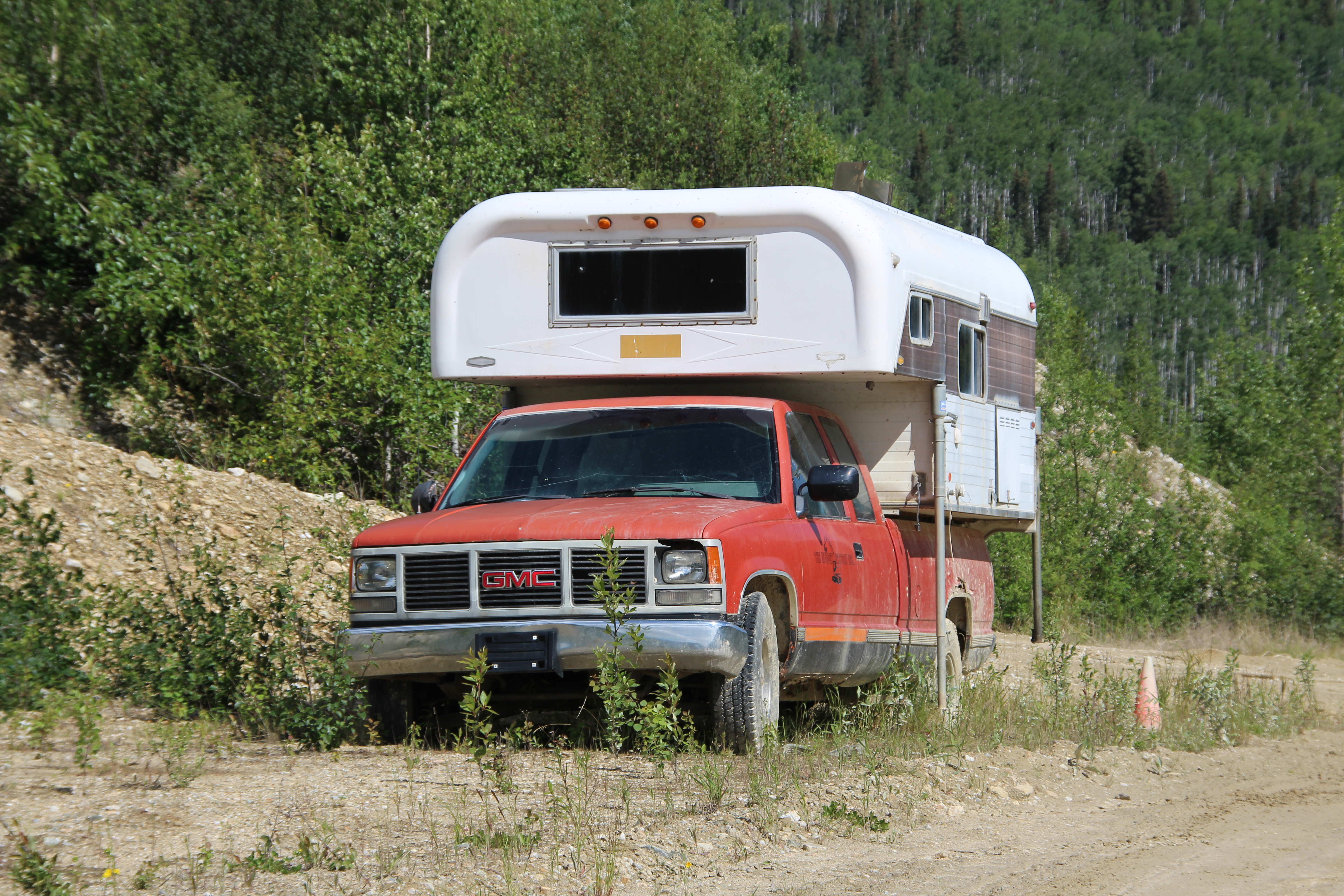 alter Camper im Yukon